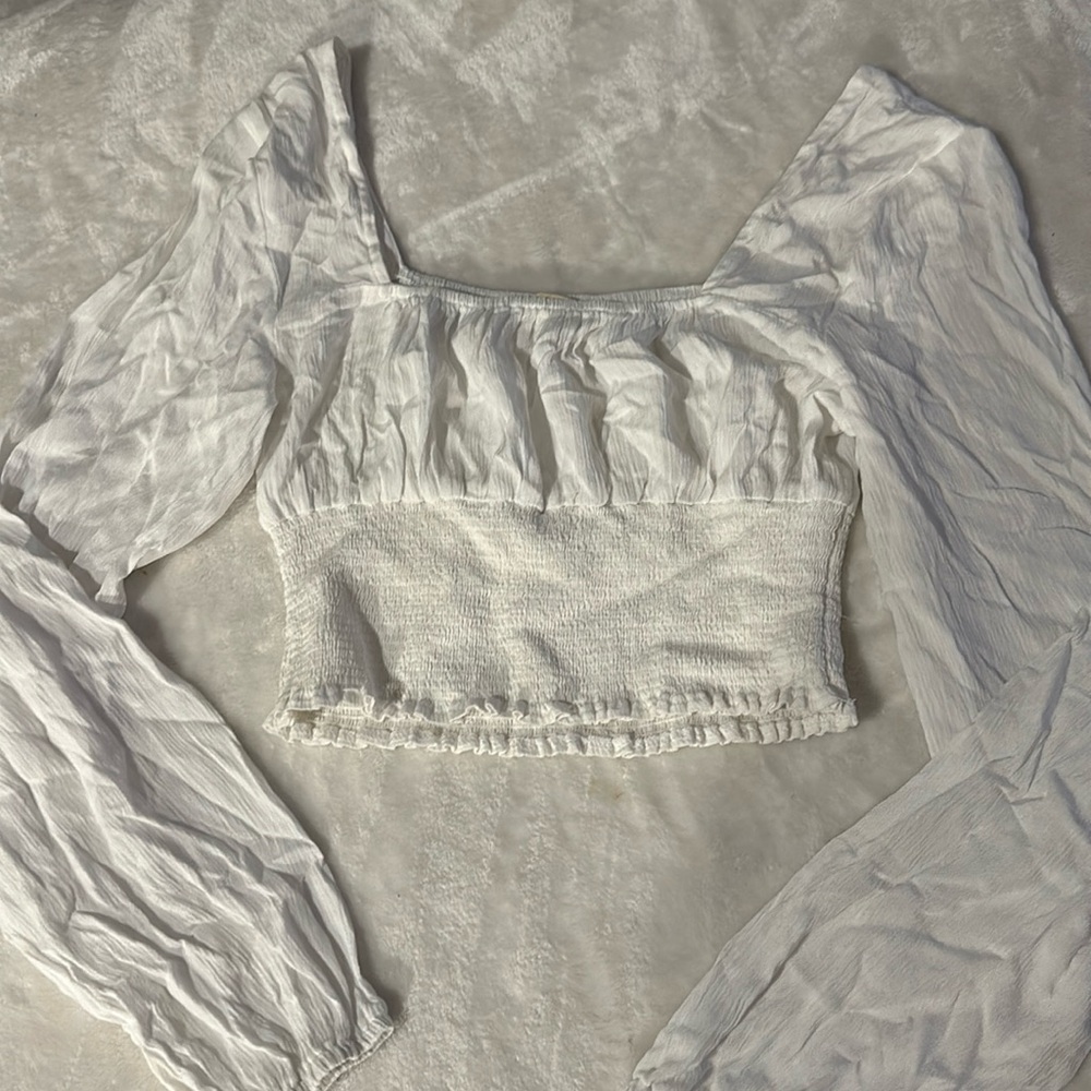 Woman white cropped blouse